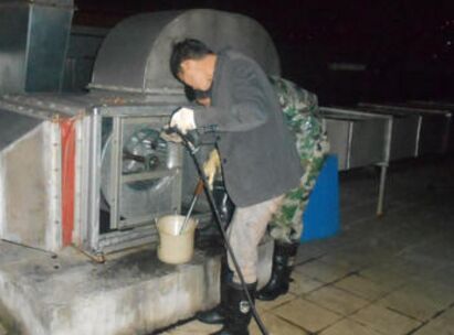 具體的清洗油煙凈化設(shè)備方法 具體的清洗油煙凈化設(shè)備方法